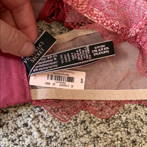 SALE ⬇️$30 NEW VS Unlined Pink High Neck Bralette - Picture 8 of 8